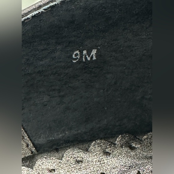 J.Renee Pewter Makensy ~ Size 9M ~ Peep Toe Jewel Wrap Ankle Strap Heels - Picture 8 of 12